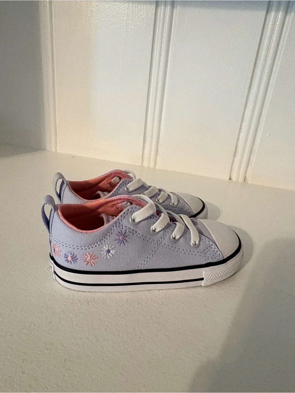 Converse Kids Lavender Canvas Low Top Sneakers with Pink Lining